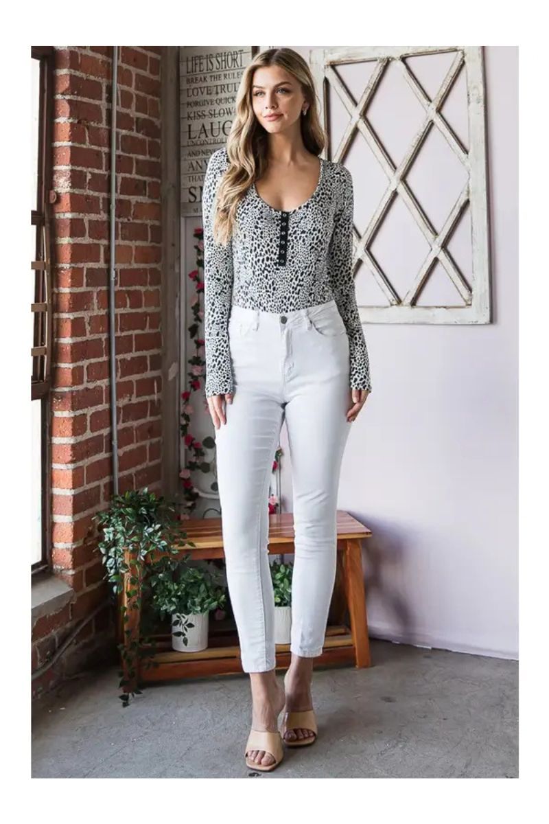 IVORY ANIMAL PRINT W/ SNAP BUTTON BODYSUIT TOP HMET7072-12