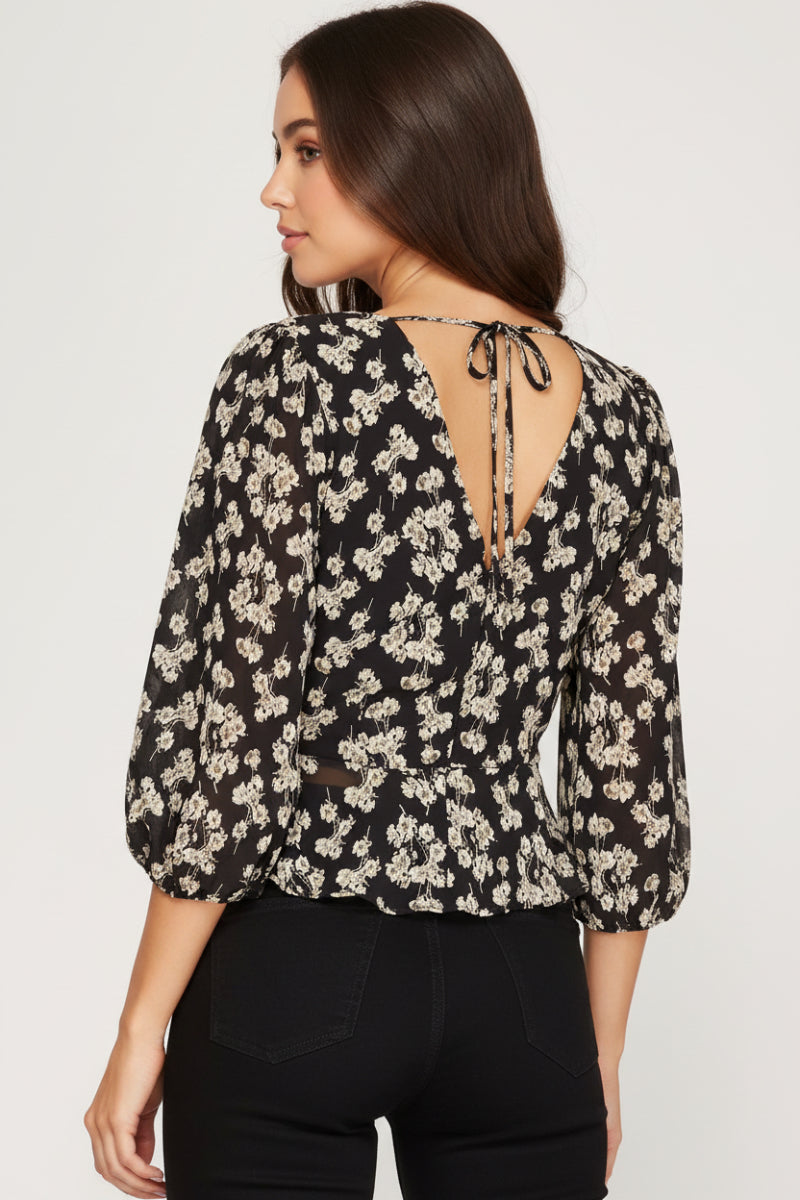 BLACK FLORAL PRINT 3/4 BUBBLE SLEEVES SURPLICE WOVEN TOP SKSS8171.