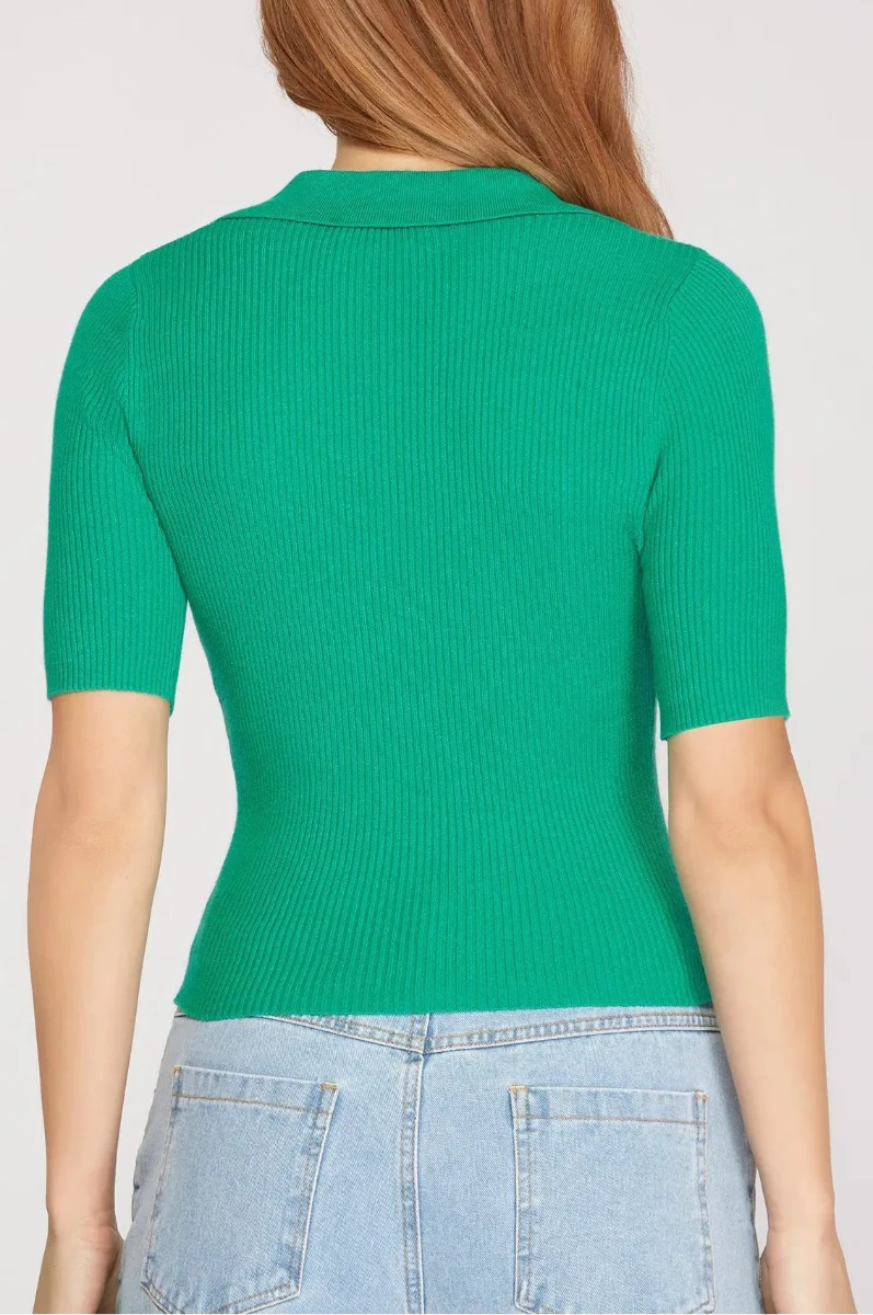 BLACK SHORT SLEEVES COLLARED KNIT CROP TOP