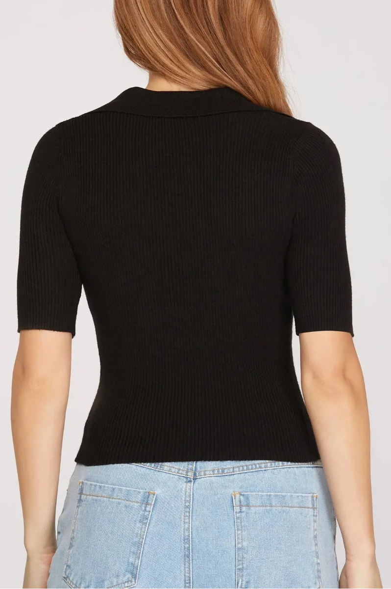 BLACK SHORT SLEEVES COLLARED KNIT CROP TOP