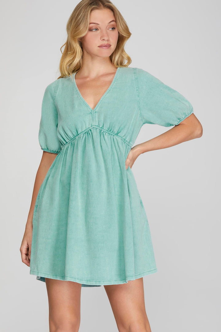 SHORT SLEEVE ELASTIC WAIST WASHED V NECK DRESS WITH SIDE POCKETS