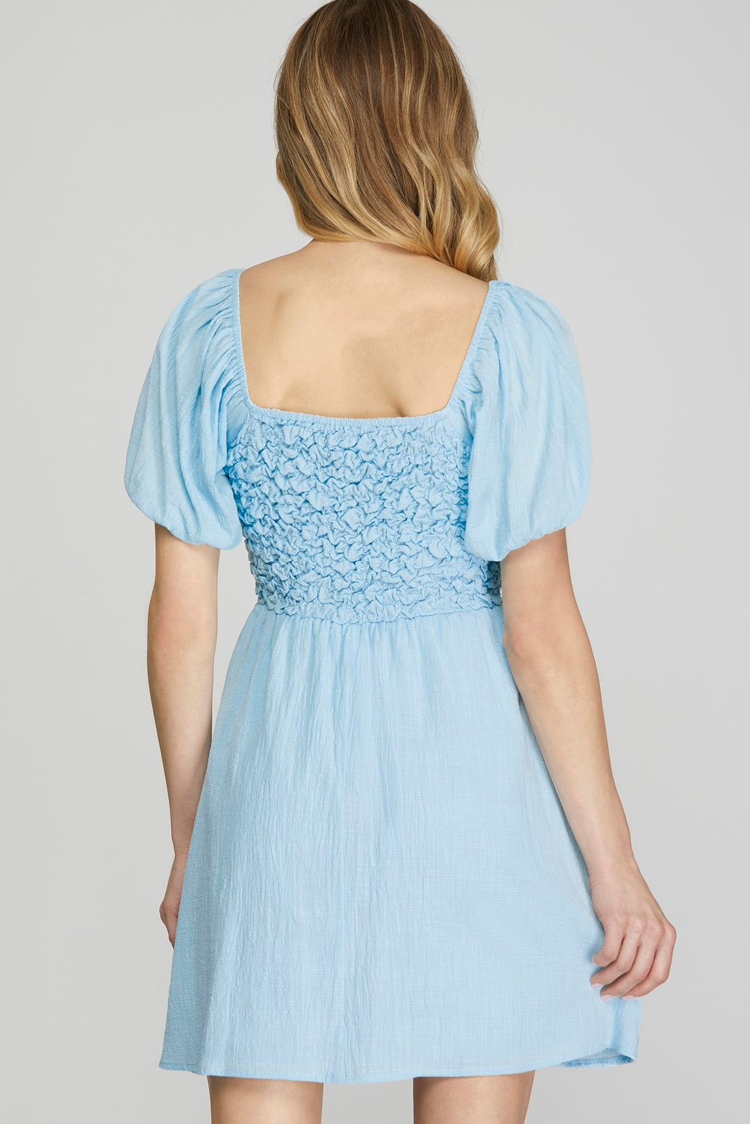 SHORT SLEEVE WOVEN DRESS WITH TEXTURED DETAIL-SKSY6884