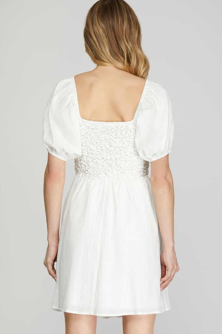 SHORT SLEEVE WOVEN DRESS WITH TEXTURED DETAIL-SKSY6884