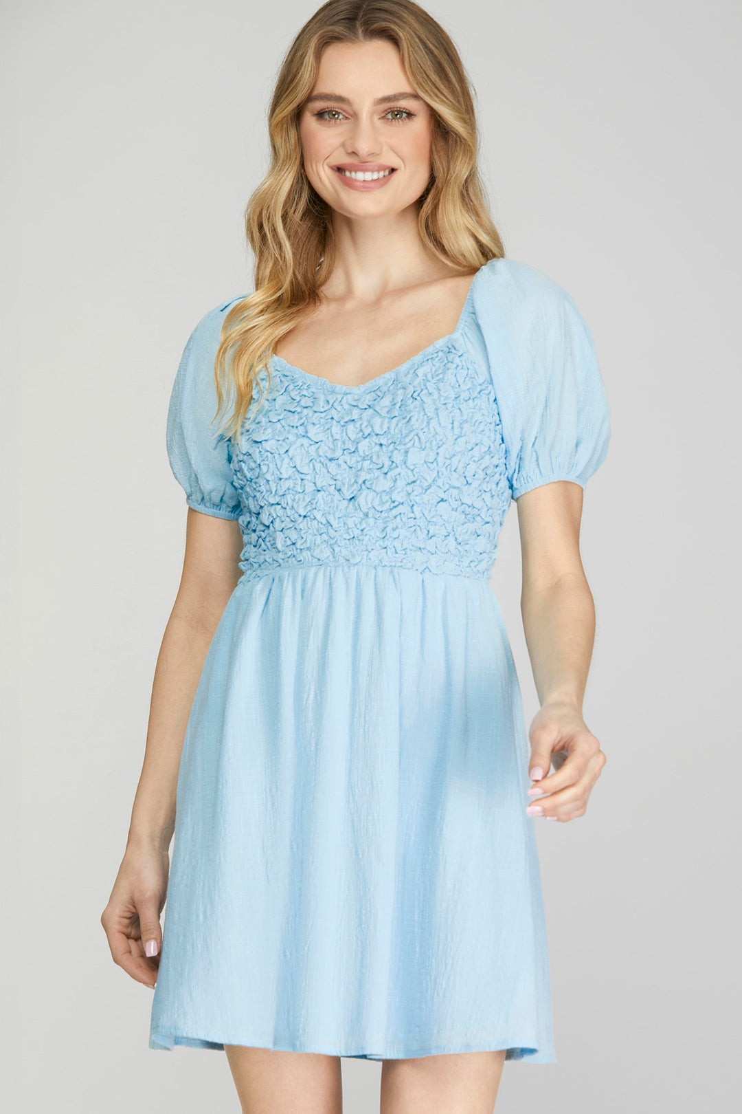SHORT SLEEVE WOVEN DRESS WITH TEXTURED DETAIL-SKSY6884
