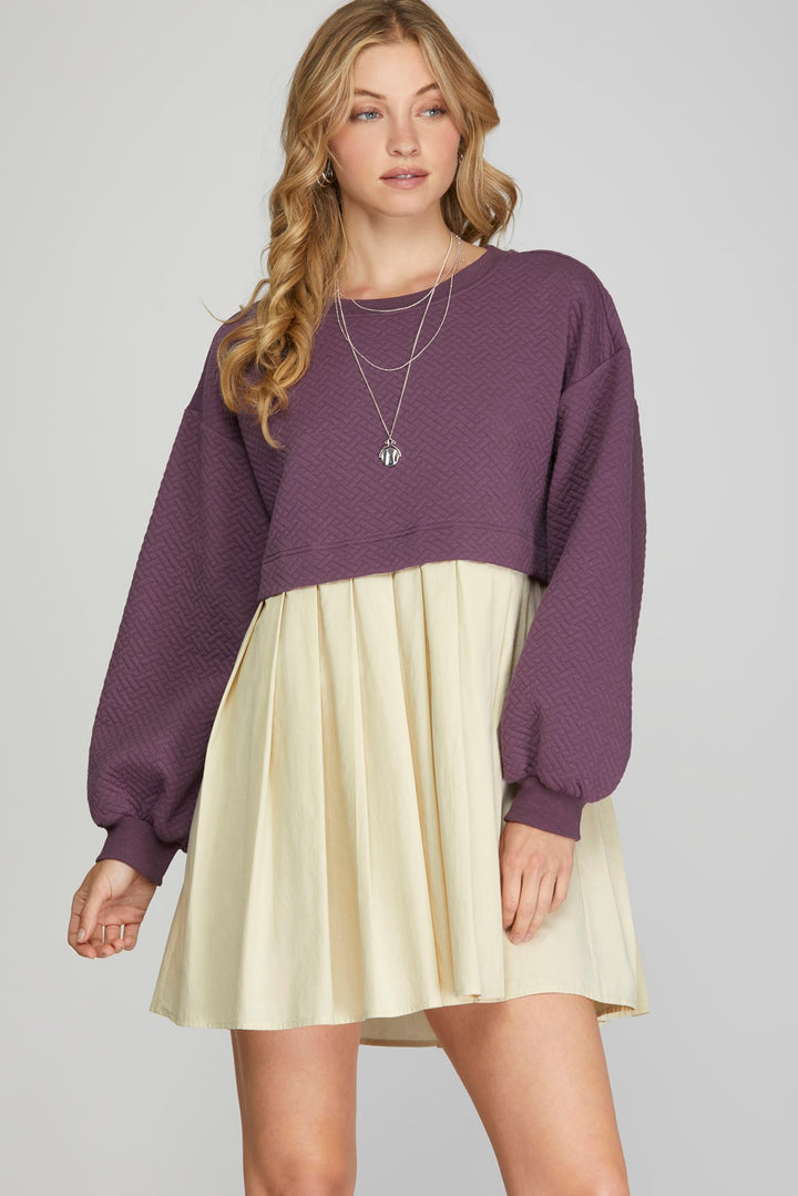 KNIT PLEATED DRESS WITH CONTRAST COLOR BLOCK