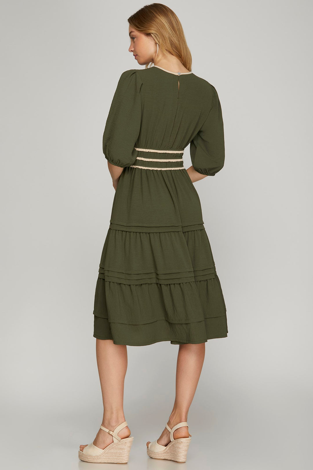 PUFF SLEEVE WAIST CONTRAST ELASTIC PINTUCK TIERED WOVEN MIDI DRESS WITH POCKETS