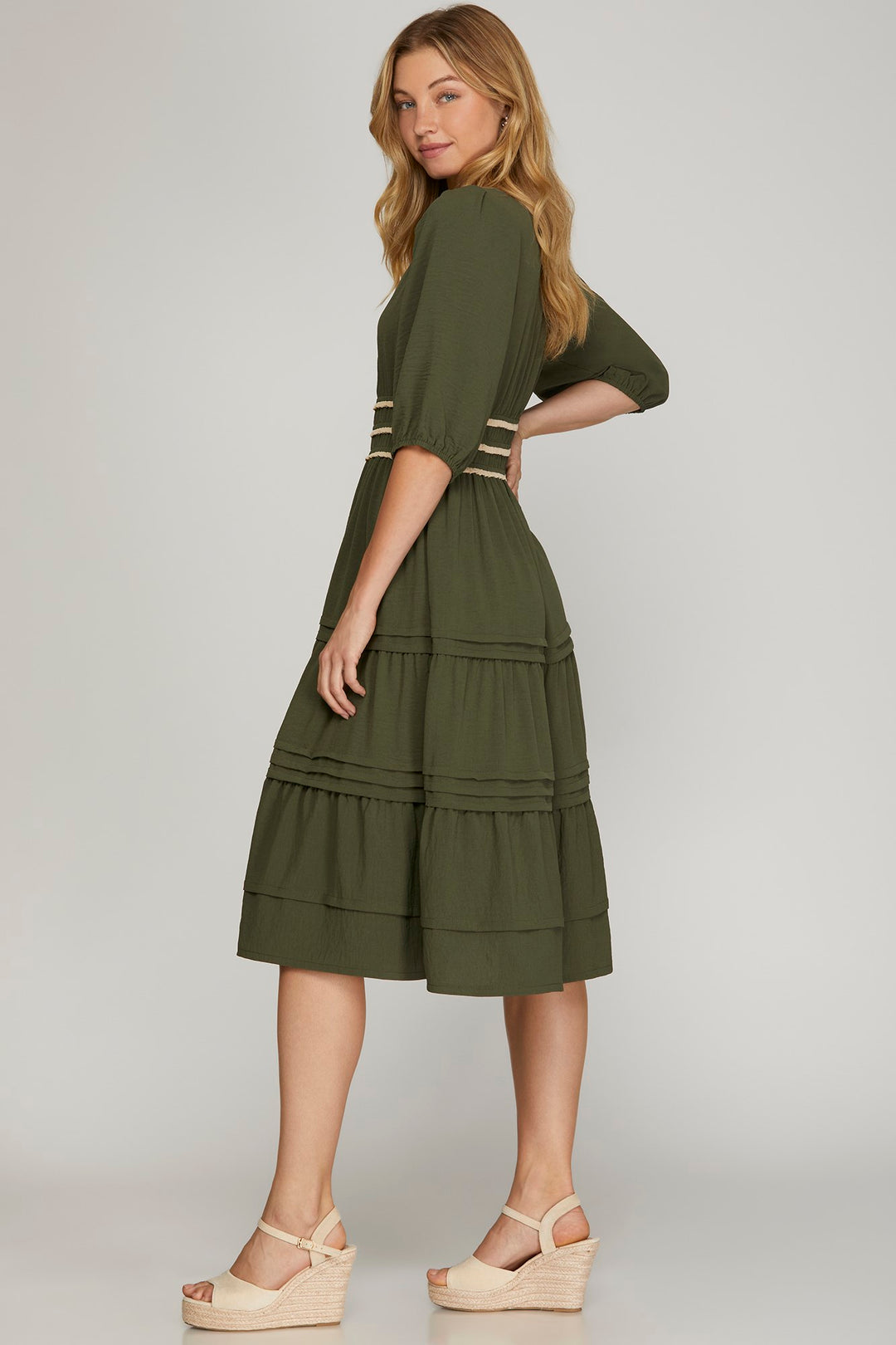 PUFF SLEEVE WAIST CONTRAST ELASTIC PINTUCK TIERED WOVEN MIDI DRESS WITH POCKETS