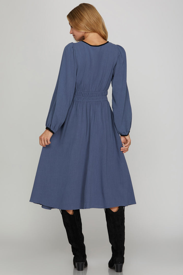 LONG SLEEVE WOVEN RUCHED WAIST MIDI DRESS WITH CONTRAST BINDING