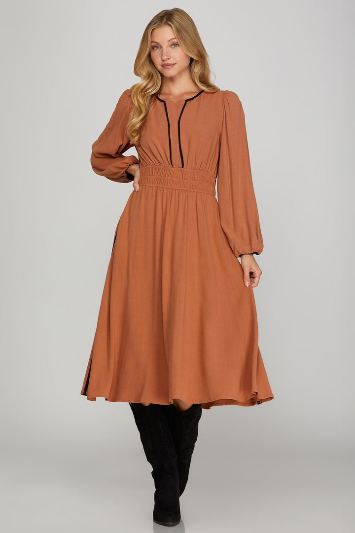 LONG SLEEVE WOVEN RUCHED WAIST MIDI DRESS WITH CONTRAST BINDING