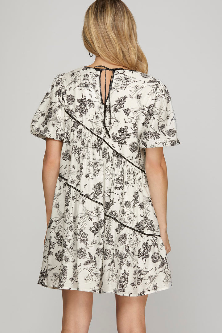 SHORT PUFF SLEEVE WOVEN PRINT TIERED DRESS