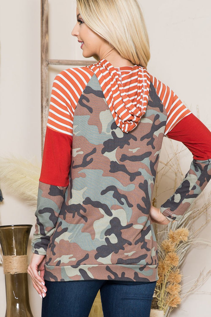 OLIVE CAMO CAMO HOODY WITH STRIPE CONTRAST SLEEVES