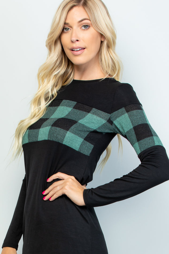 BLACK/GREEN PLUS TOP WITH CHEST PRINT DETAIL