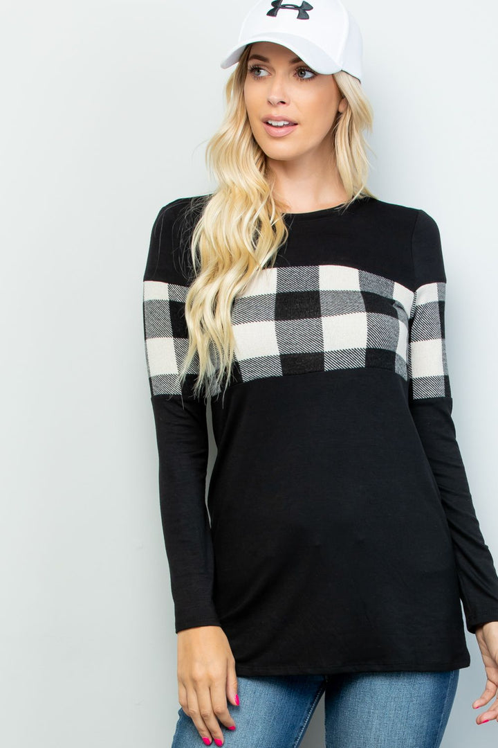 CLCT43505-PL-Wholesale Black/White PLUS TOP WITH CHEST PRINT DETAIL