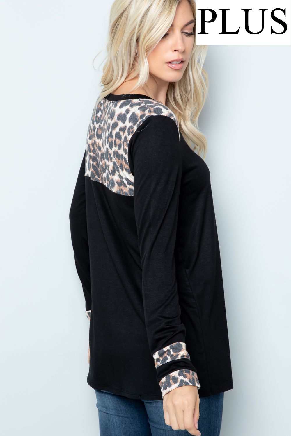 BLACK V-NECK TOP WITH LEOPARD CONTRAST