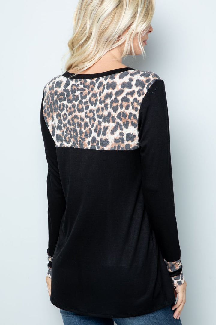 BLACK V-NECK TOP WITH LEOPARD CONTRAST