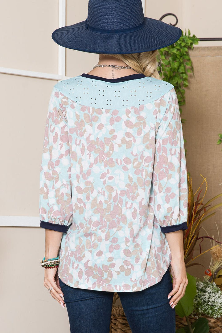 MINT/TAUPE FLORAL V-NECK PLUS TOP WITH EYELET CONTRAST DETAIL