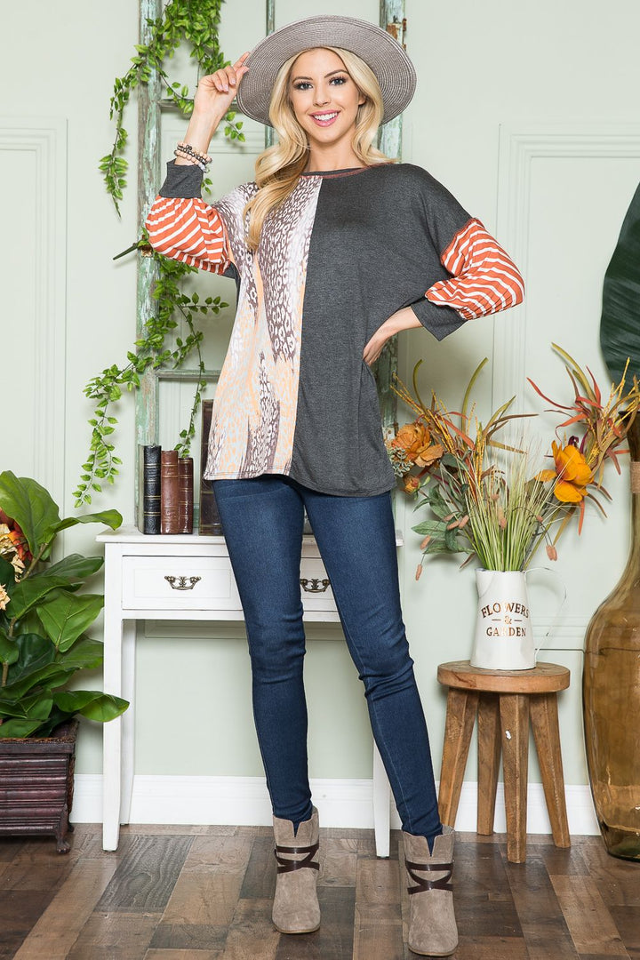 CHARCOAL ANIMAL PRT & STRIPE CONTRAST REVERSED OVERLOCK