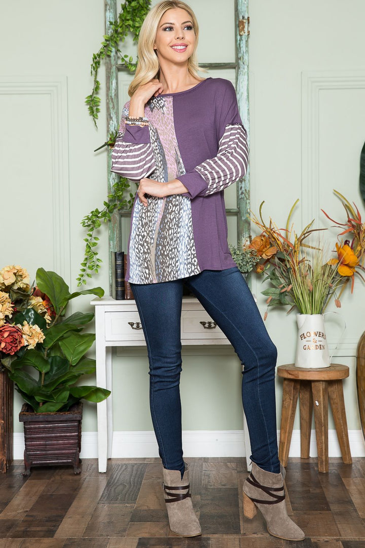 PURPLISH ANIMAL PRT & STRIPE CONTRAST REVERSED OVERLOCK