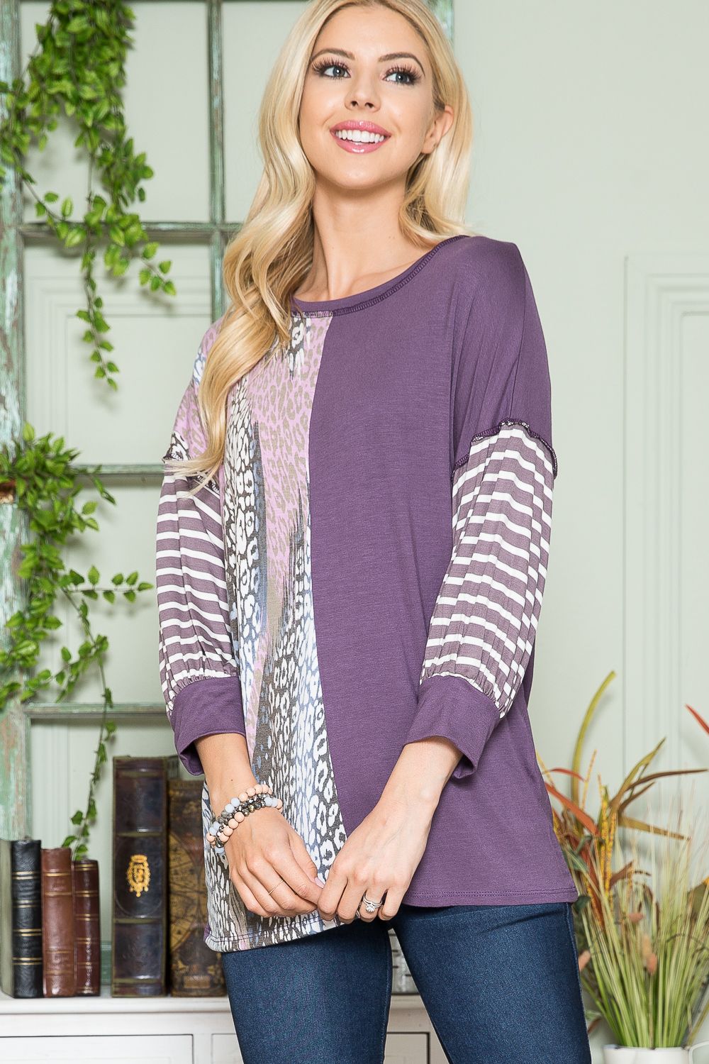CLCT43679B-Wholesale PURPLISH ANIMAL PRT & STRIPE CONTRAST REVERSED OVERLOCK