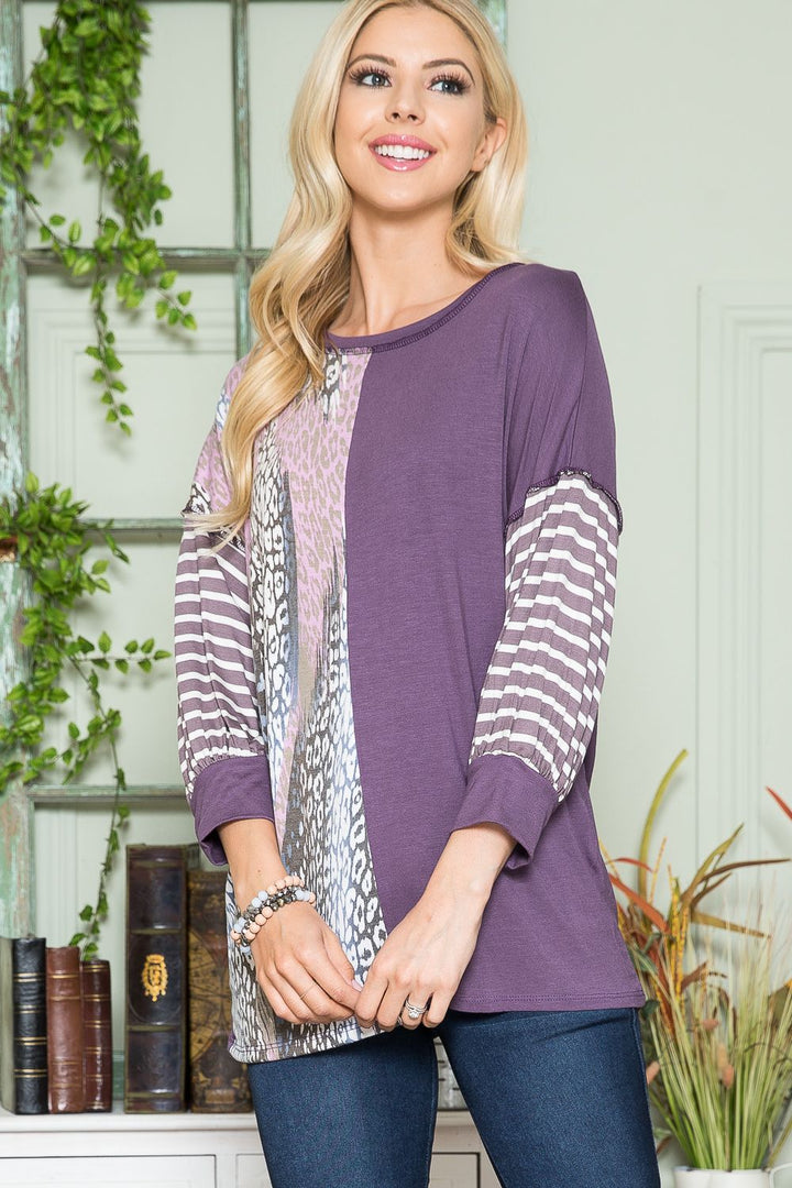 CLCT43679B-Wholesale PURPLISH ANIMAL PRT & STRIPE CONTRAST REVERSED OVERLOCK