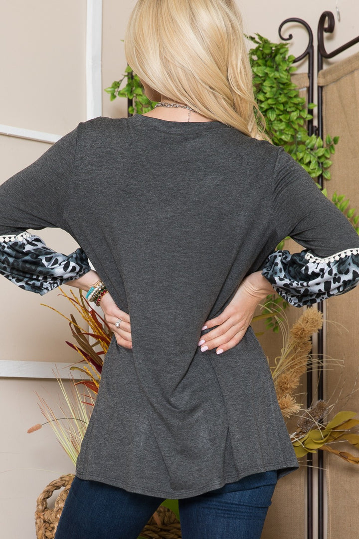 CHARCOAL ANIMAL PRINT CONTRAST V-NECK TOP-CLCT43724-PL