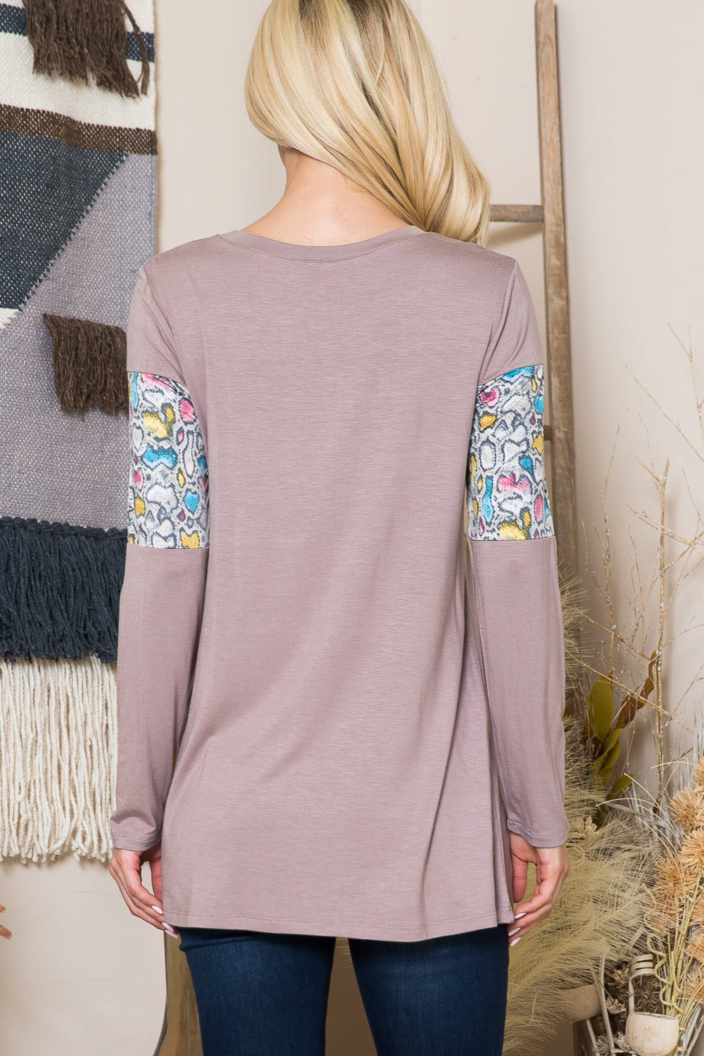 MOCHA RATTLESNAKE PRINT COLOR BLOCK LONG SLEEVE