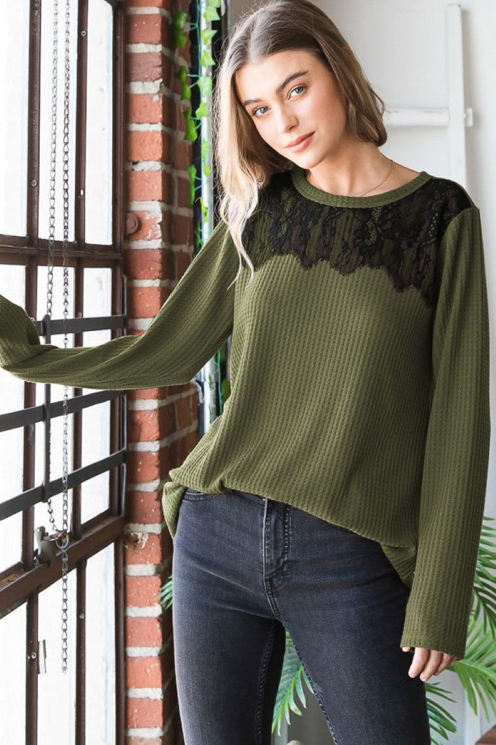SOLID WAFFLE KNIT ROUND NECK LACE DETAILED TOP