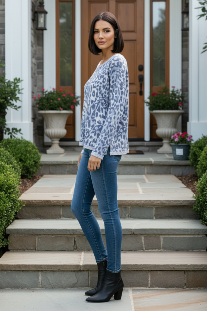 BLUE LEOPARD PRINT LONG SLEEVE KNIT TOP TJ10921-