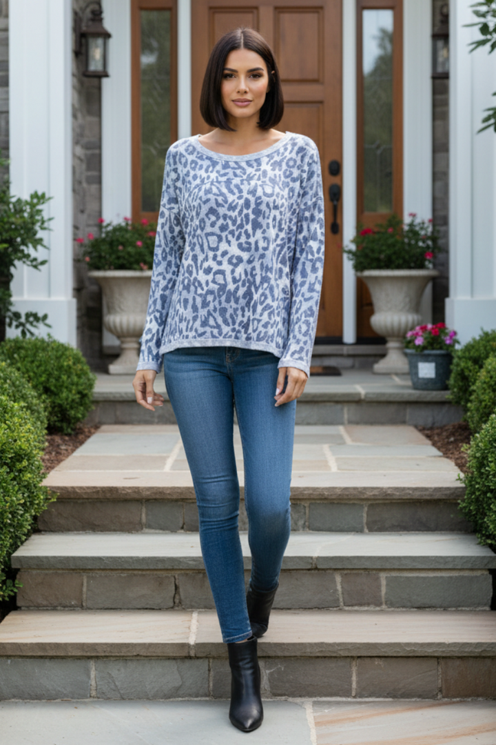 BLUE LEOPARD PRINT LONG SLEEVE KNIT TOP TJ10921-
