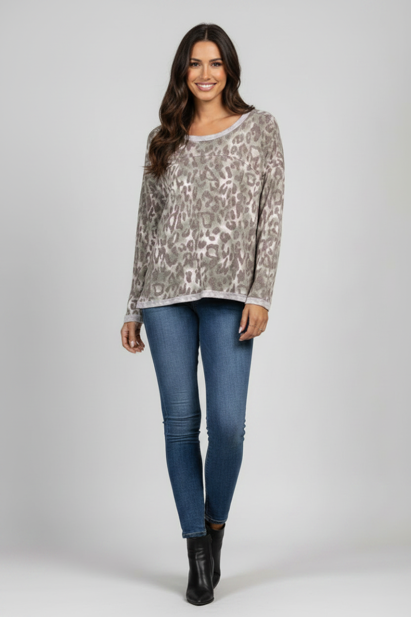 LEOPARD PRINT LONG SLEEVE KNIT TOP TJ10921-