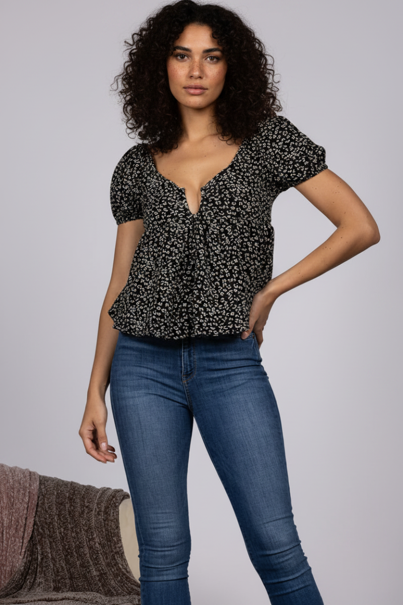 RUFFLED PLUGING SHORT PUFF SLEEVE TOP T7434*