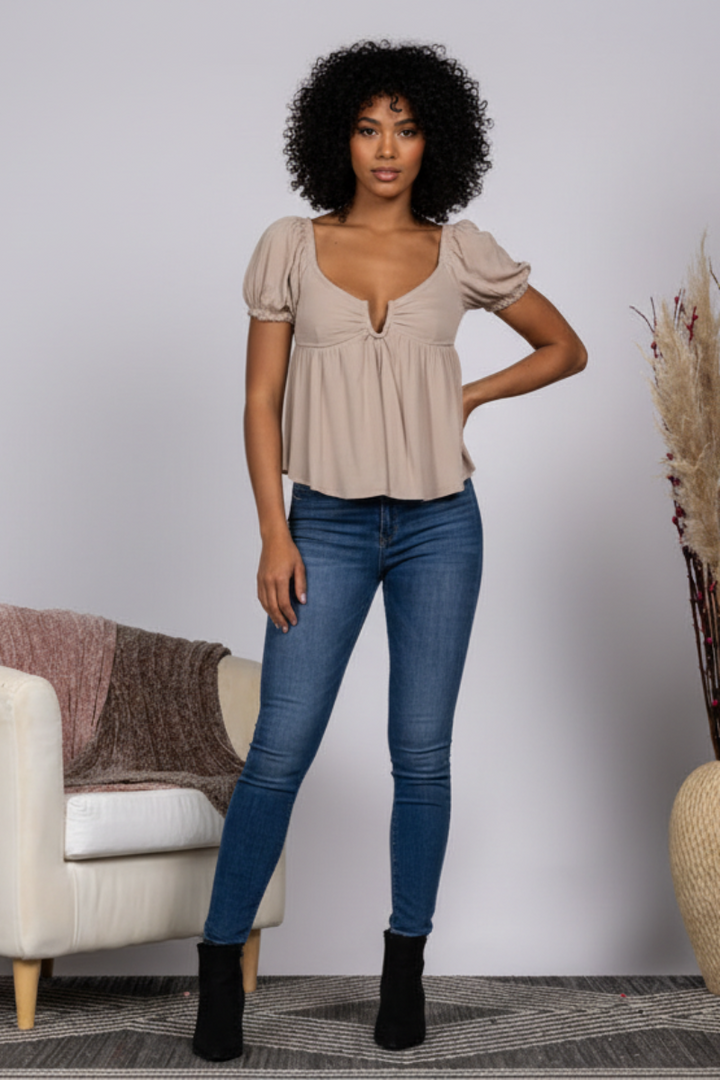 RUFFLED PLUGING SHORT PUFF SLEEVE TOP T7434*
