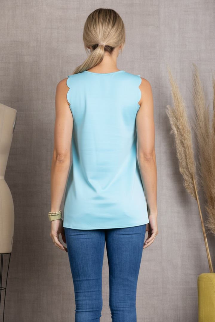 WAVE CUT SLEEVELESS TOP*