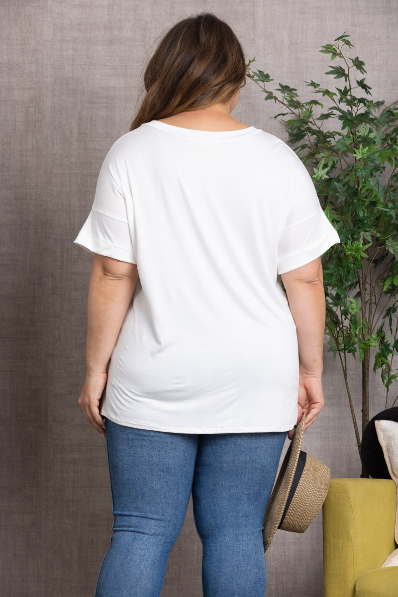 WHITE HEARTS PATCH POCKET PLUS SIZE TOP T6569