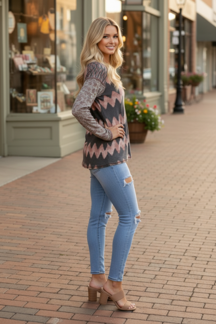 MULTI ZIG ZAG PRINT V-NECK TOP-TT3700B-