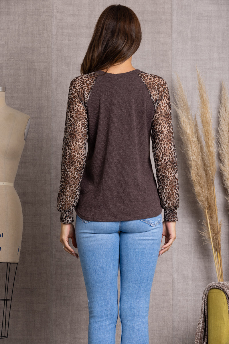 T2012-BROWN RIBBED KNIT ANIMAL PRINT CONTRAST TOP