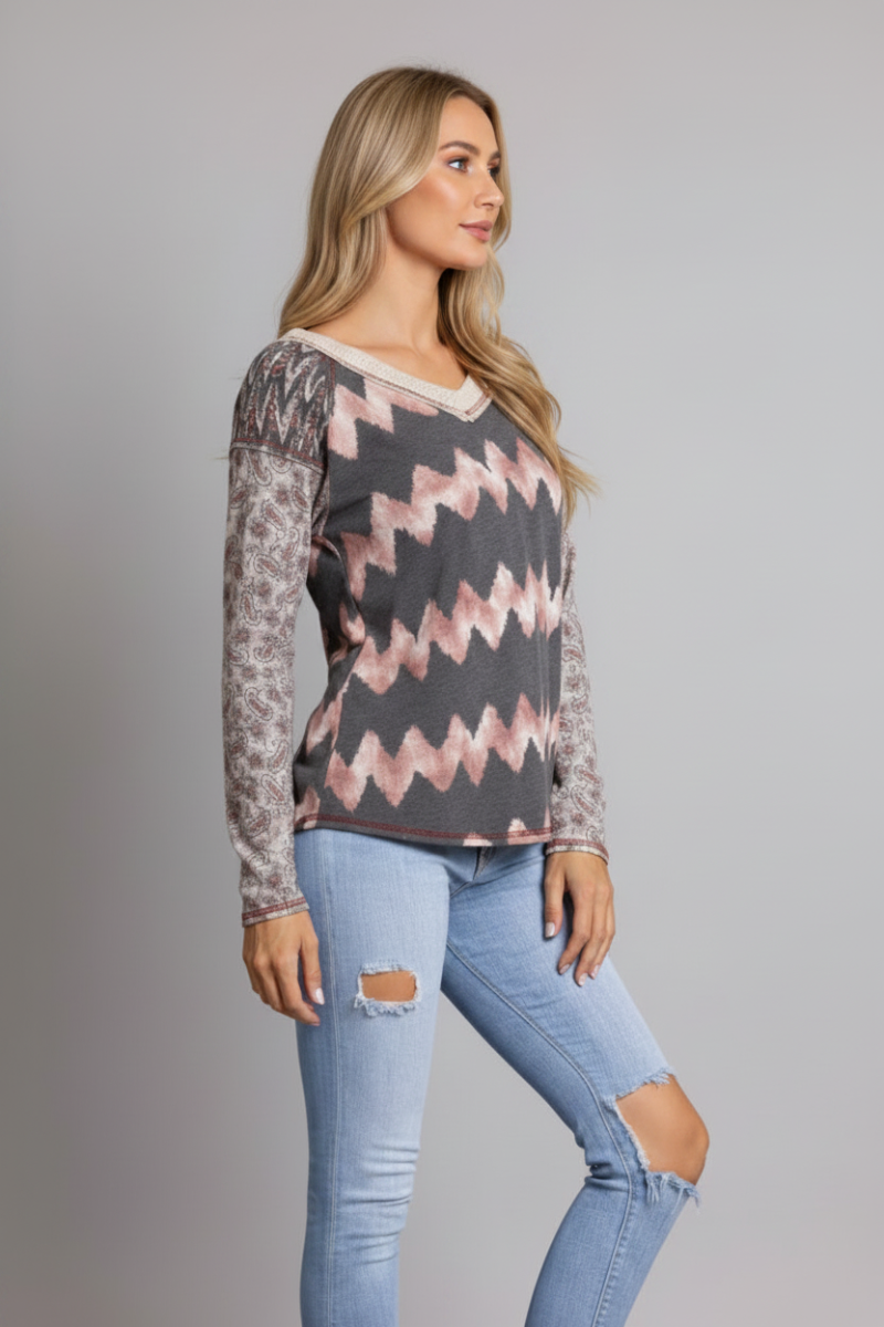 MULTI ZIG ZAG PRINT V-NECK TOP-TT3700B-