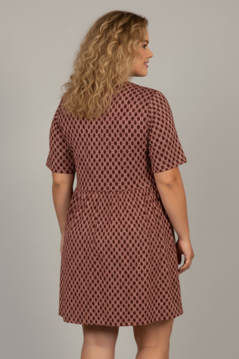 RED CHEVRON PRINT SHORT SLEEVES PLUS SIZE MINI DRESS D5105X-2