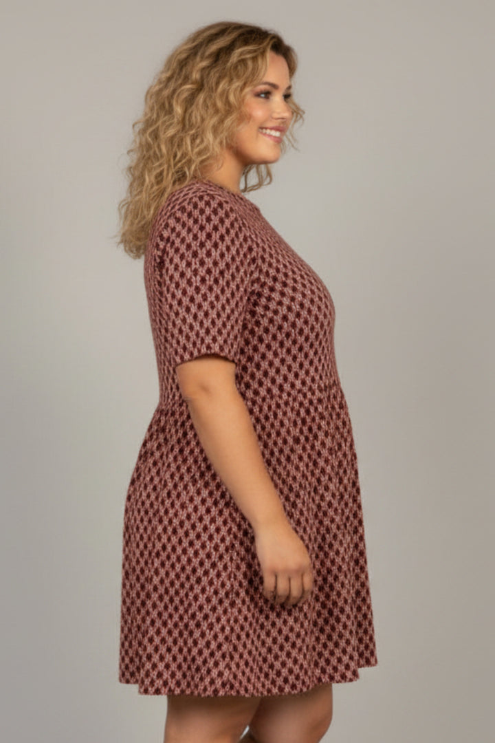 RED CHEVRON PRINT SHORT SLEEVES PLUS SIZE MINI DRESS D5105X-2