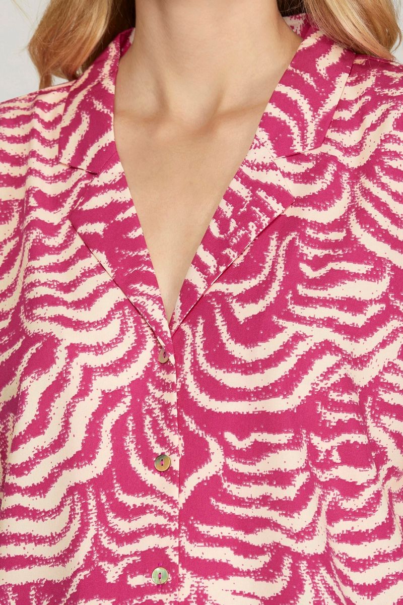 FUCHSIA V-NECK COLLARED DROP WOVEN TOP SKSY6930