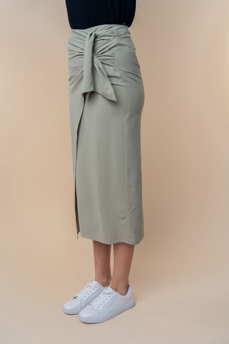 HIGE WAISTED SOLID WOVEN WRAPPED SKIRT