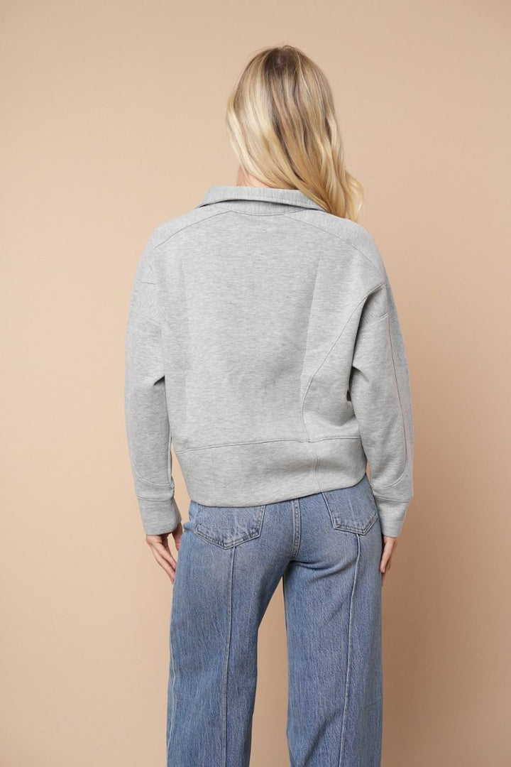 LONG SLEEVE SOLID KNIT COLLAR FEATURING TOP