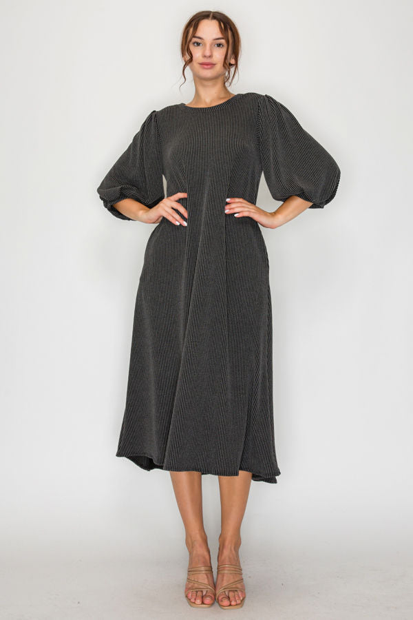 PLUS SIZE CHIC MIDI DRESS WITH BALLOON SLEEVES