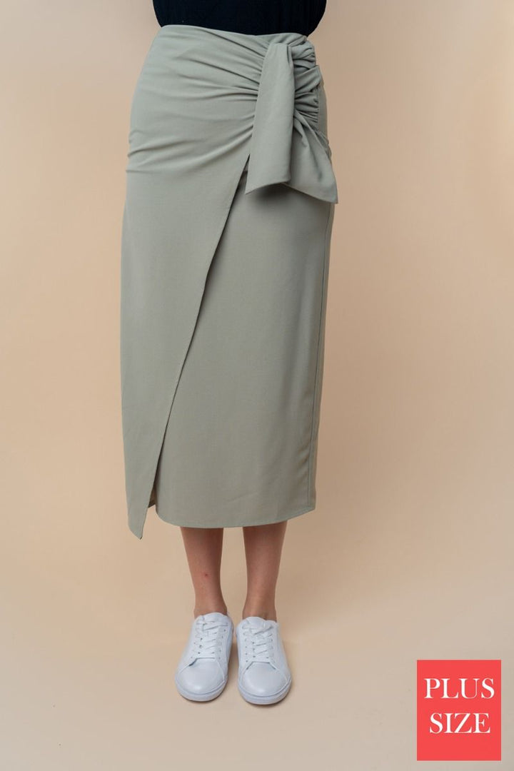 PLUS SIZE HIGE WAISTED SOLID WOVEN WRAPPED SKIRT