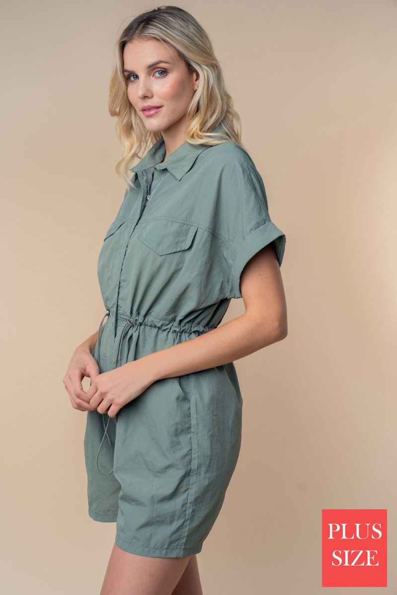 PLUS SIZE SHORT SLEEVE SOLID WOVEN ROMPER