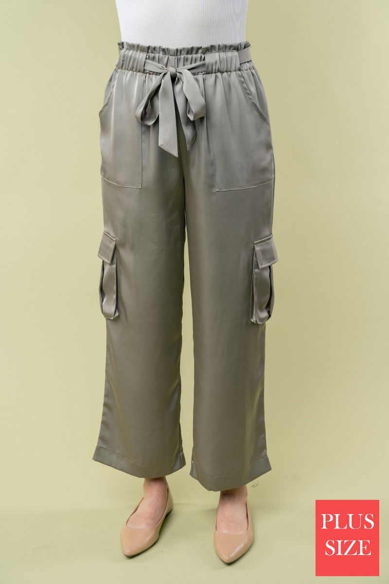 HIGH WAISTED SOLID WOVEN PLUS SIZE CARGO PANTS