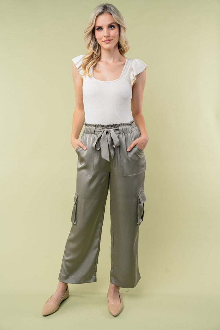 HIGH WAISTED SOLID WOVEN CARGO PANTS