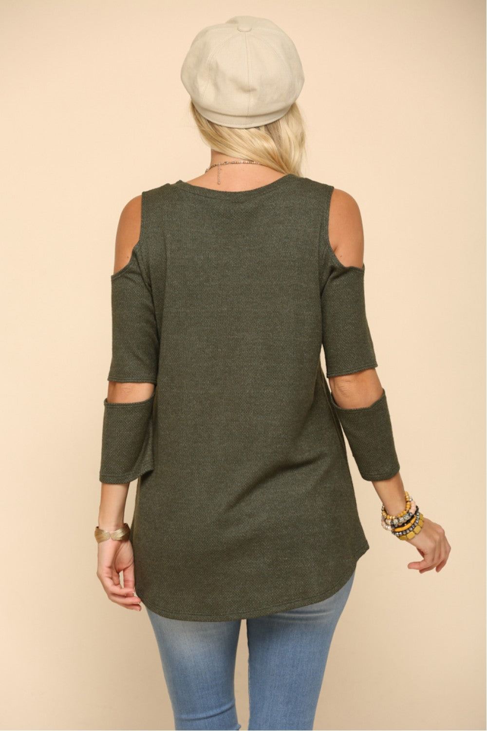 PLUS SIZE CUT OUT V-NECK TOP
