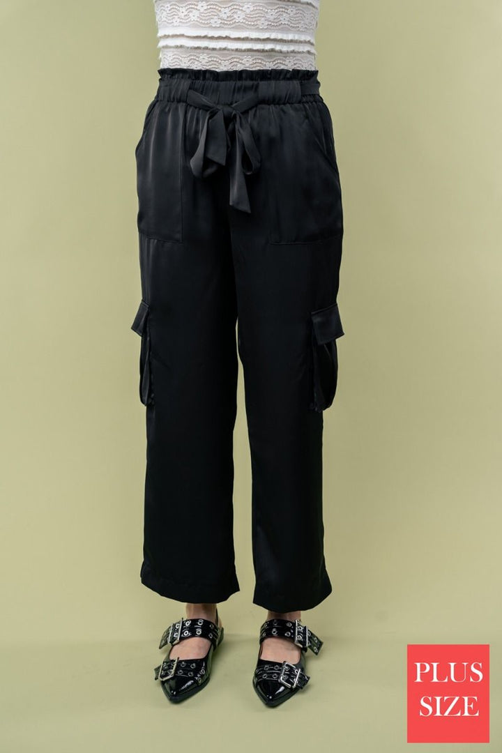 HIGH WAISTED SOLID WOVEN PLUS SIZE CARGO PANTS