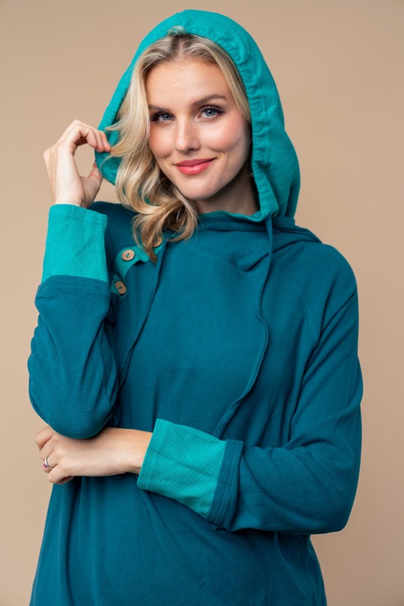 SOLID KNIT TOP WITH A HOOD FEATURING-WBT25677XL